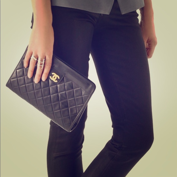 CHANEL Handbags - Vintage Chanel Quilted Leather Clutch